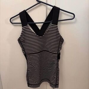 Lululemon Black White Stripe Tank Top Size 8 Criss Cross Back Athletic Fit